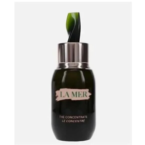 La Mer The Concentrate Serum 1.7 fl oz | Luxury Skin Barrier Repair - Picture 3 of 3